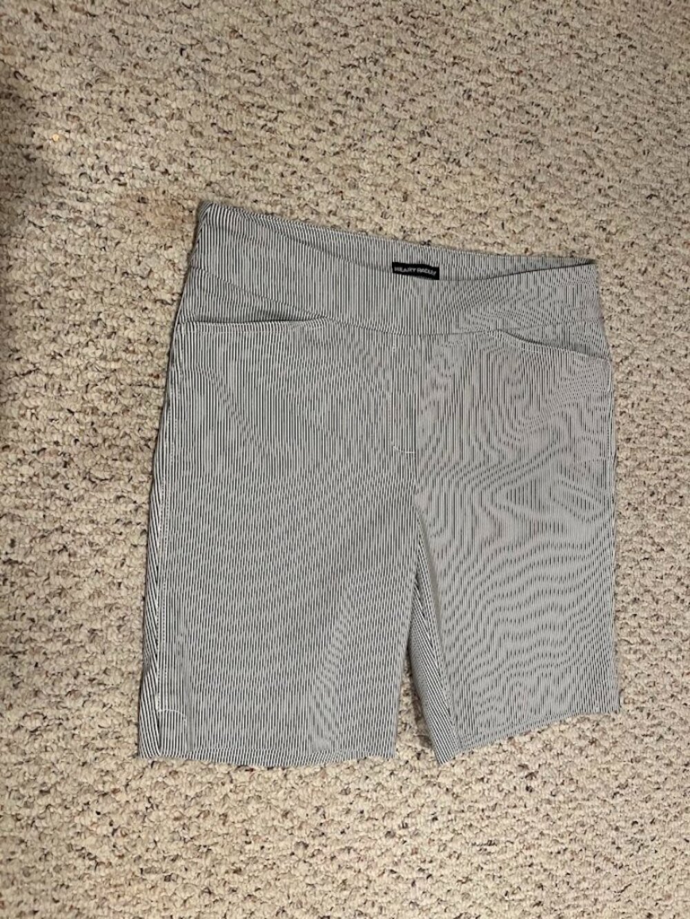 Hillary Radley Gray & White Slip on Bermuda Shorts Size L
